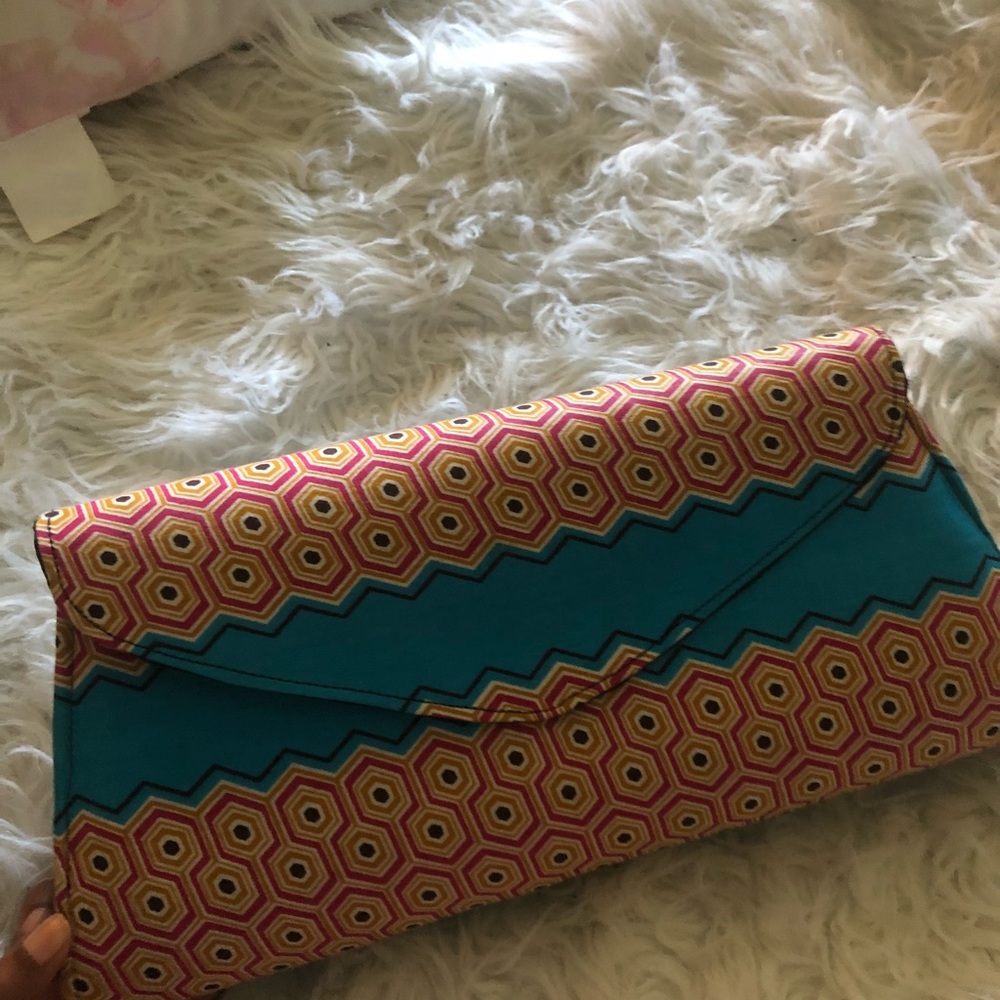 African clutch